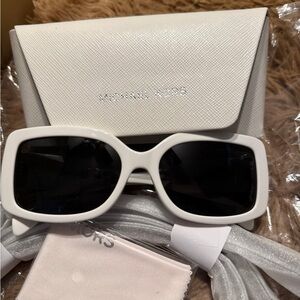 Meet your Posher, Michou